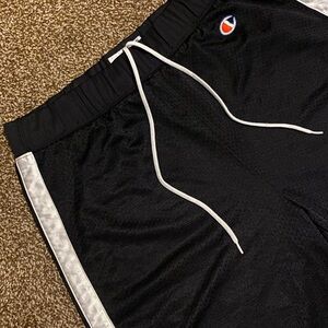 Men's champion basketball shorts size M